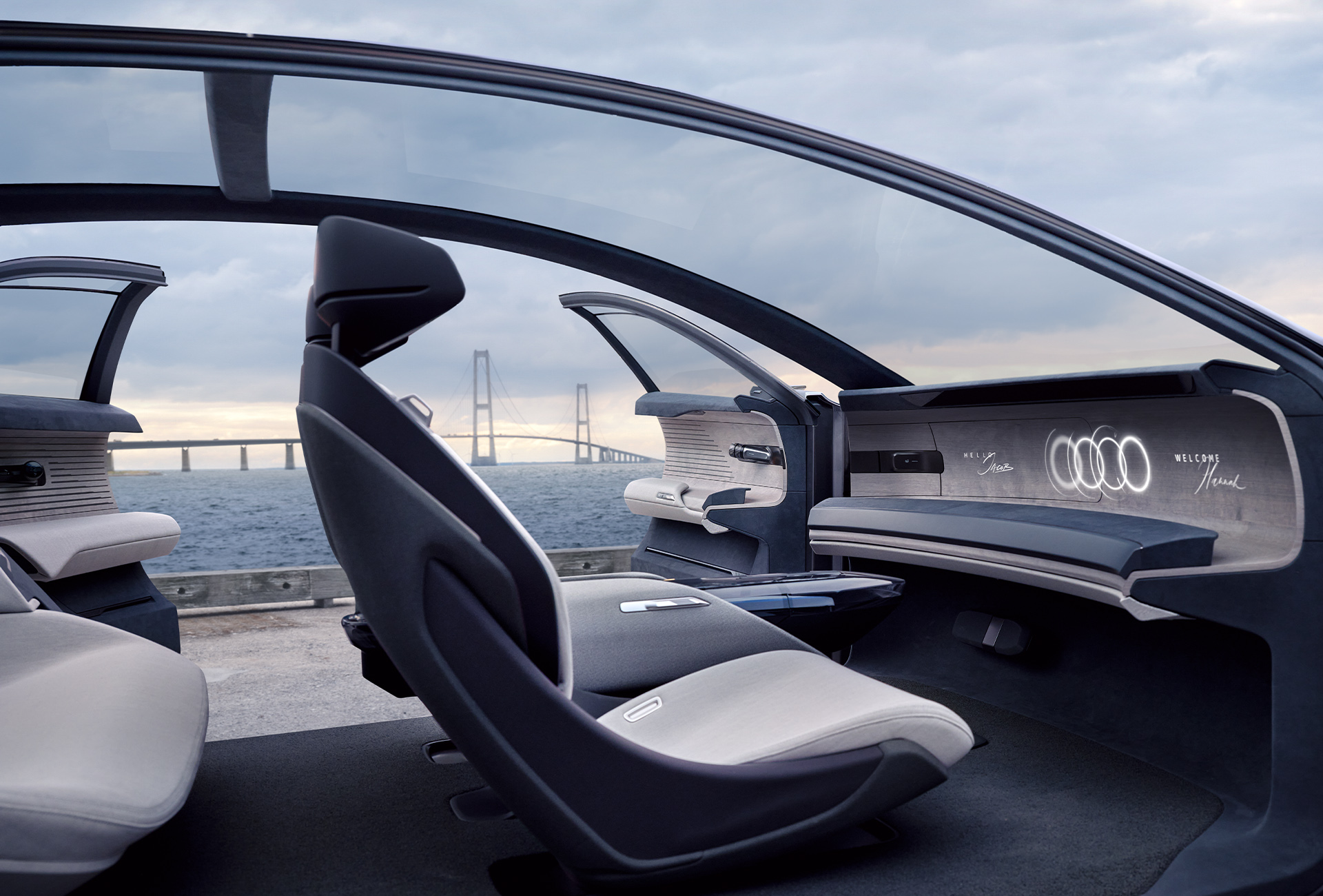 Una vista del interior de la gran esfera de Audi.