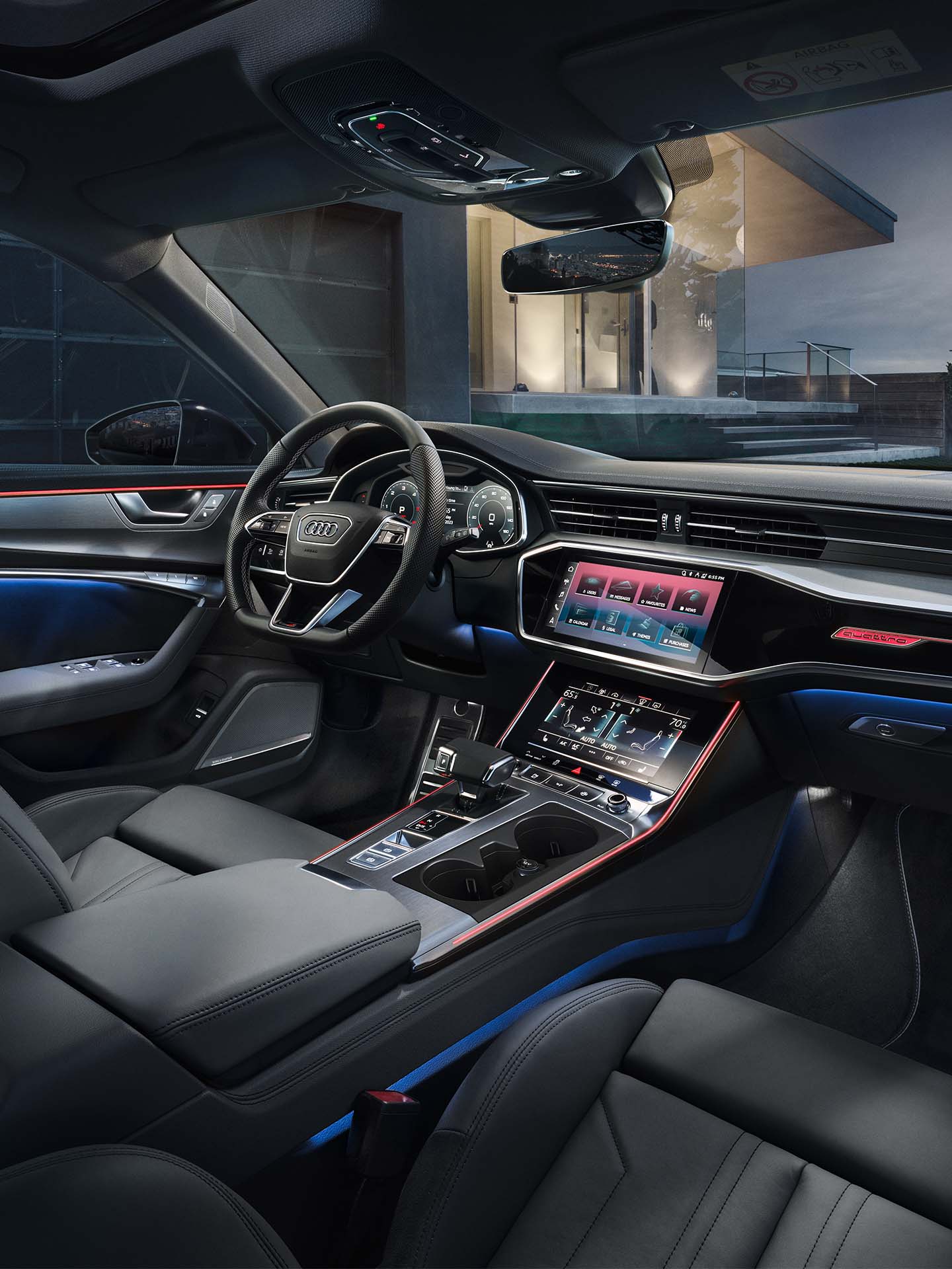 Foto del interior de un Audi e-tron GT quattro con el pack de iluminación ambiente plus. 